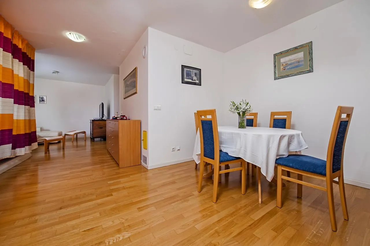 Apartment Campanile Rovinj 0*,  Kroatië